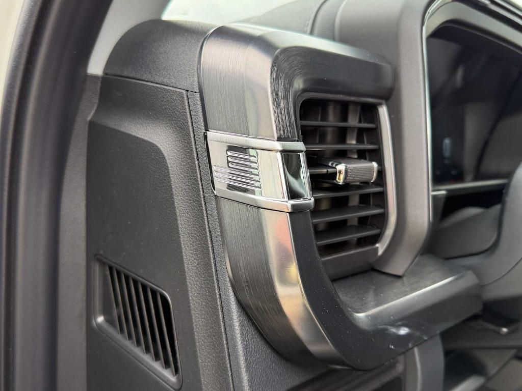 new 2025 Ford F-250 car, priced at $92,380