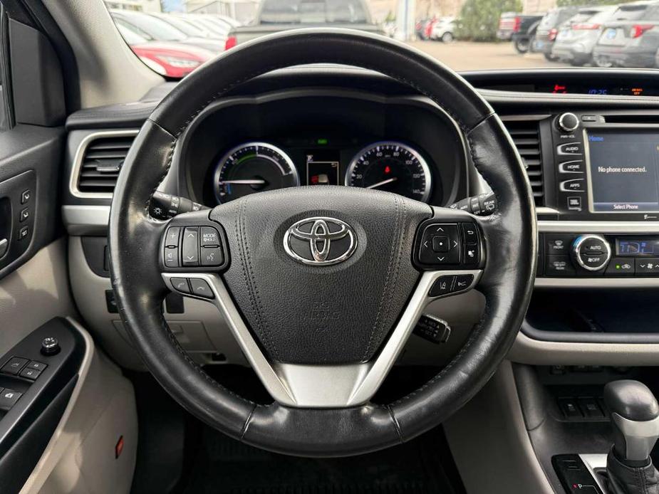 used 2017 Toyota Highlander Hybrid car, priced at $25,995