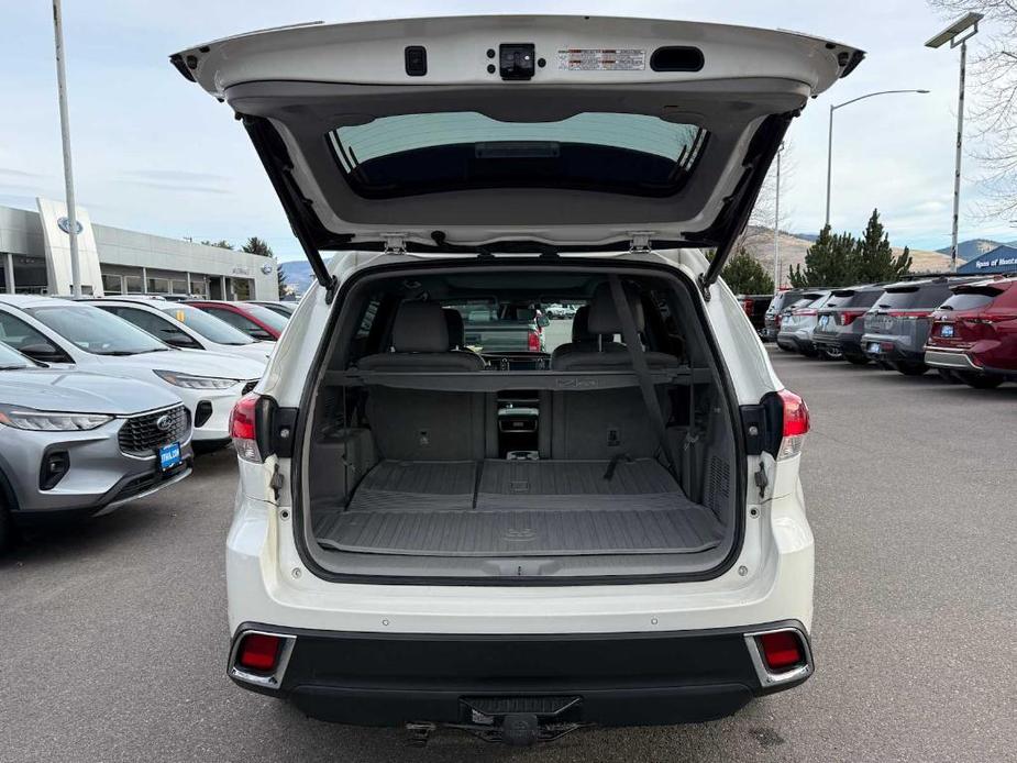 used 2017 Toyota Highlander Hybrid car, priced at $25,995