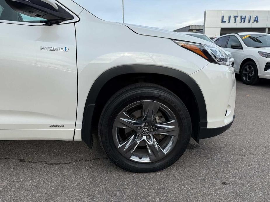 used 2017 Toyota Highlander Hybrid car, priced at $25,995