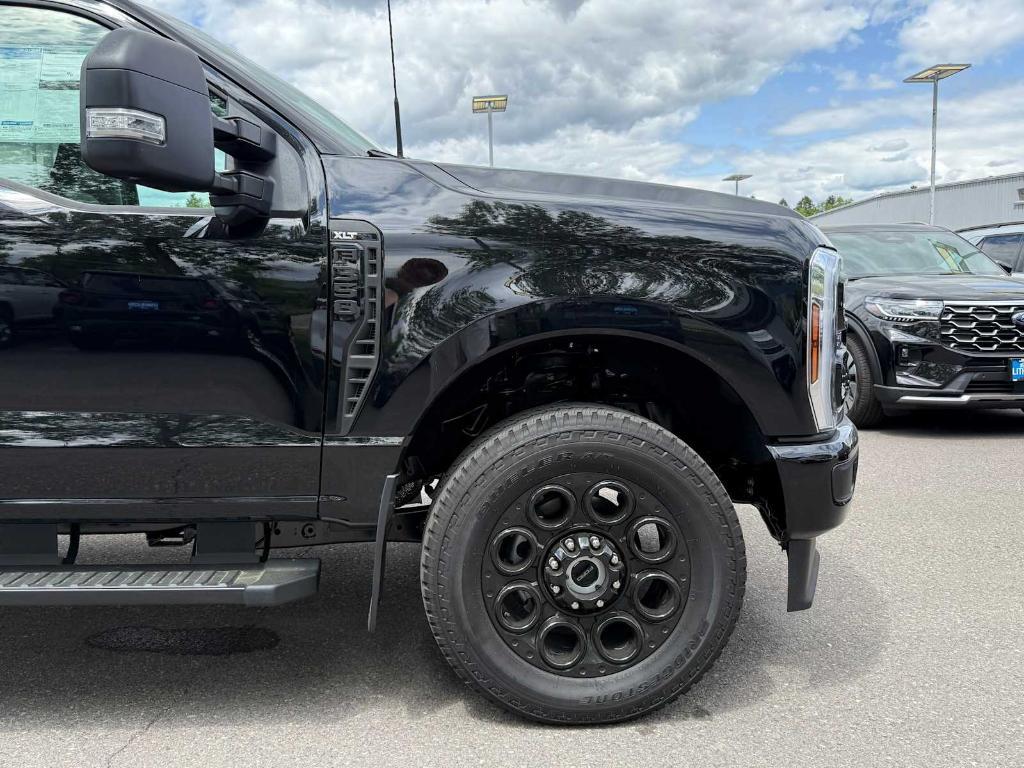 new 2025 Ford F-350 car, priced at $68,529