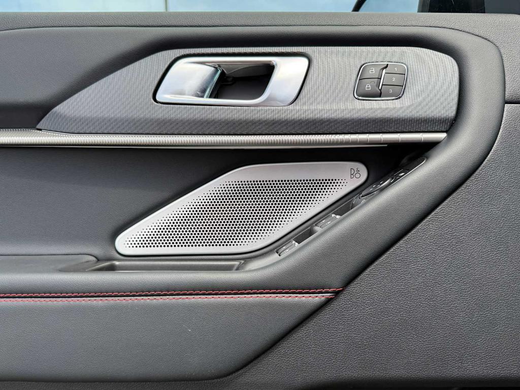 new 2025 Ford Explorer car, priced at $57,684