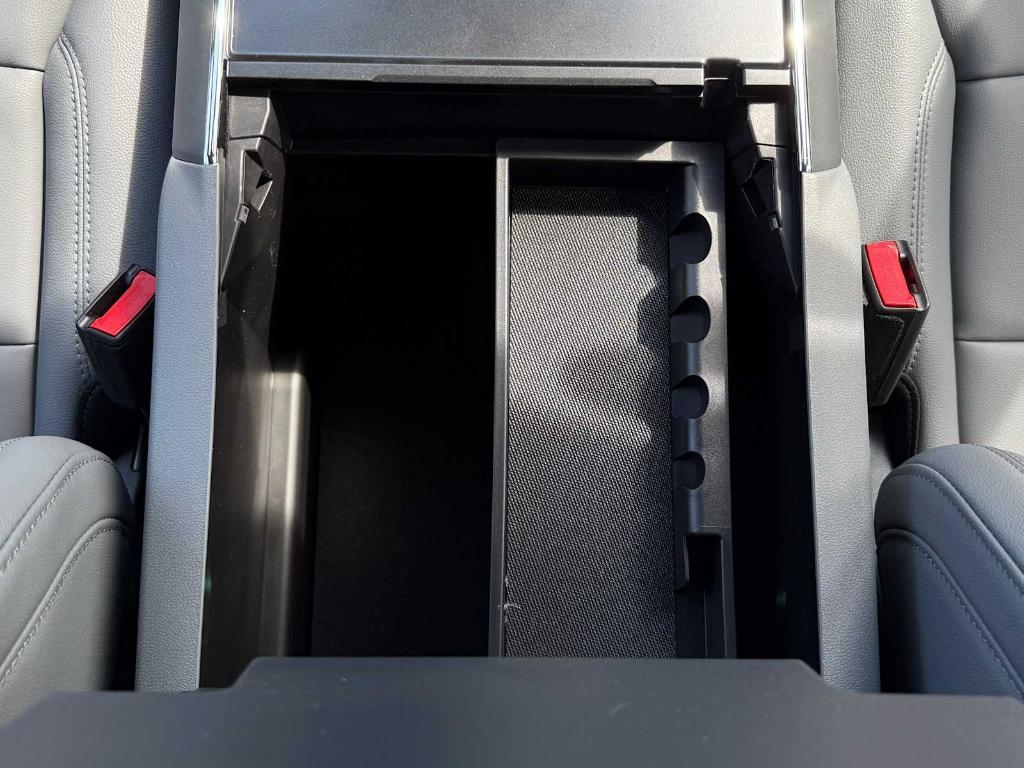 new 2025 Ford F-150 Lightning car, priced at $66,770