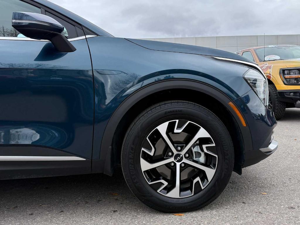 used 2025 Kia Sportage Hybrid car, priced at $29,995