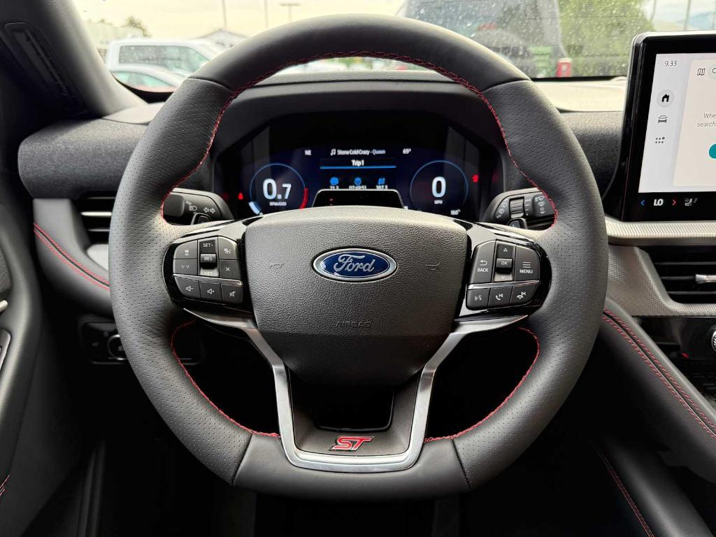 new 2025 Ford Explorer car, priced at $61,685