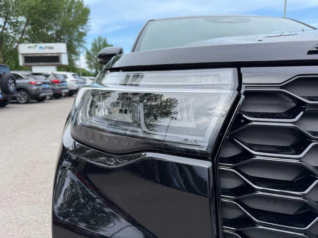 new 2025 Ford Explorer car, priced at $61,685