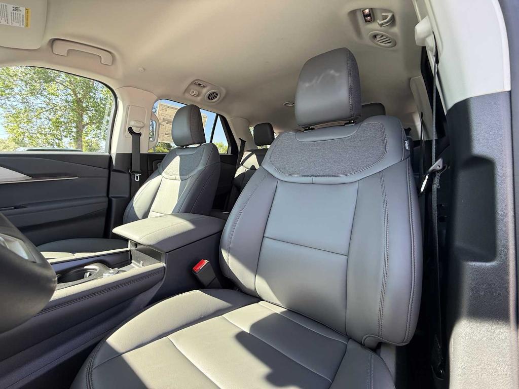 new 2025 Ford Explorer car, priced at $45,918