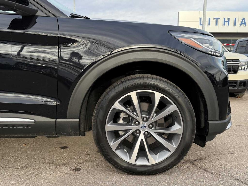 new 2025 Ford Explorer car, priced at $59,014