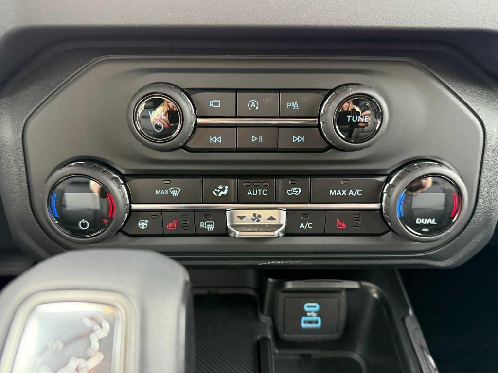 new 2025 Ford Bronco car, priced at $53,162
