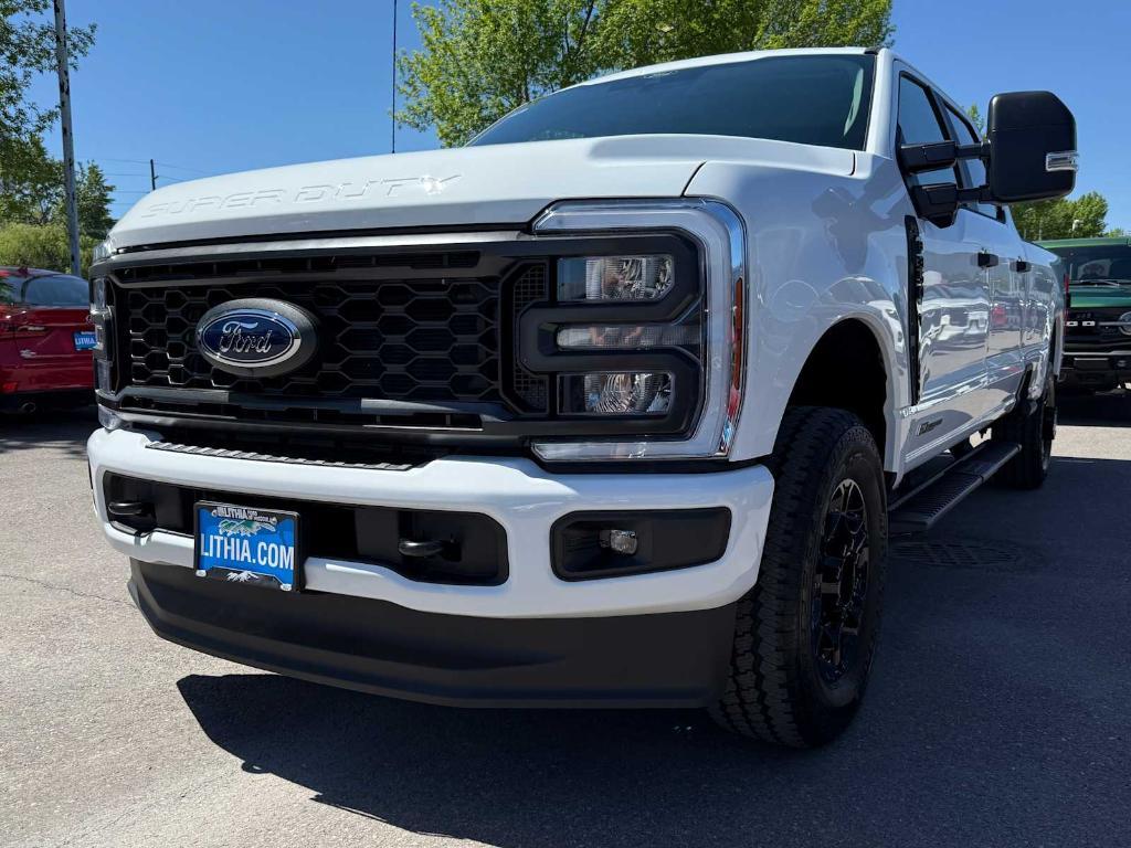 new 2025 Ford F-350 car, priced at $71,557