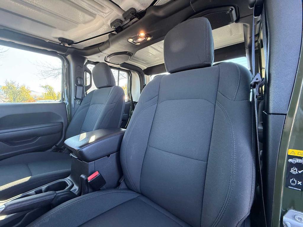used 2022 Jeep Gladiator car, priced at $33,995
