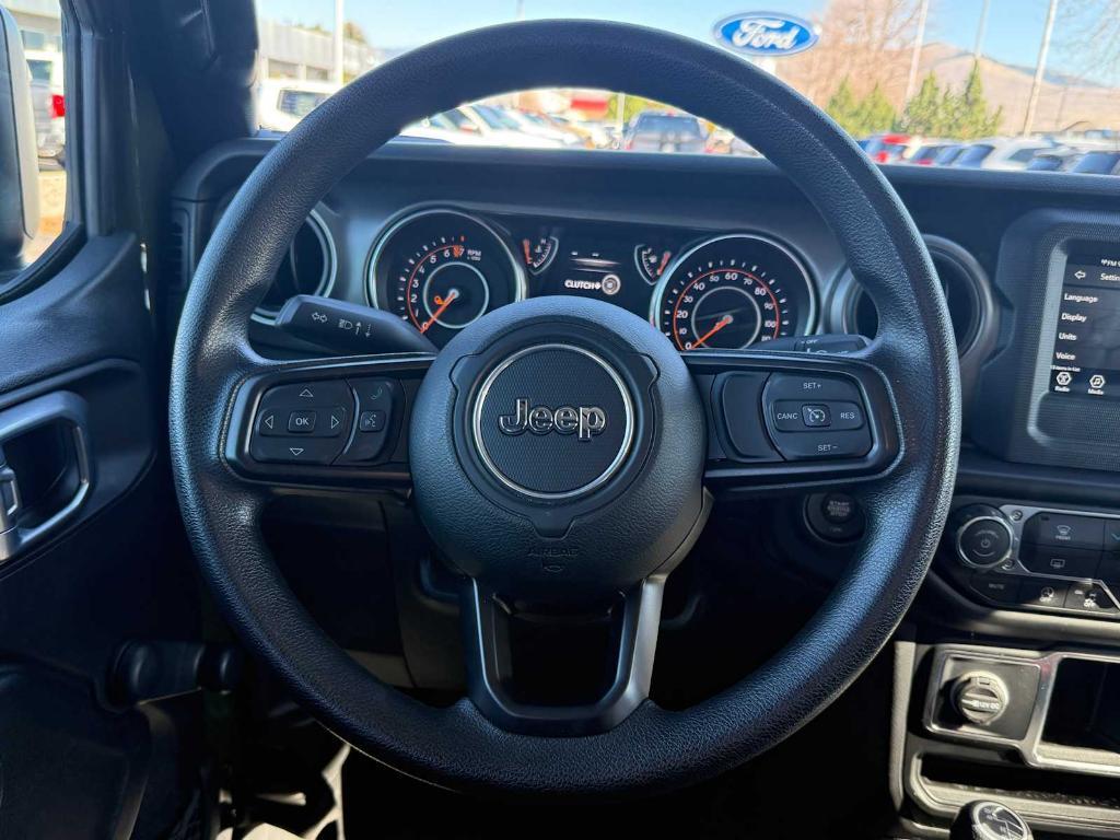 used 2022 Jeep Gladiator car, priced at $33,995