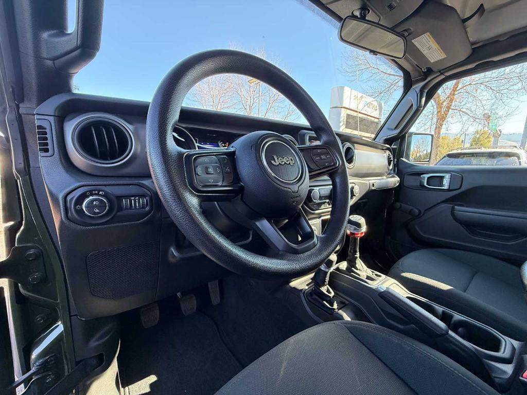 used 2022 Jeep Gladiator car, priced at $33,995