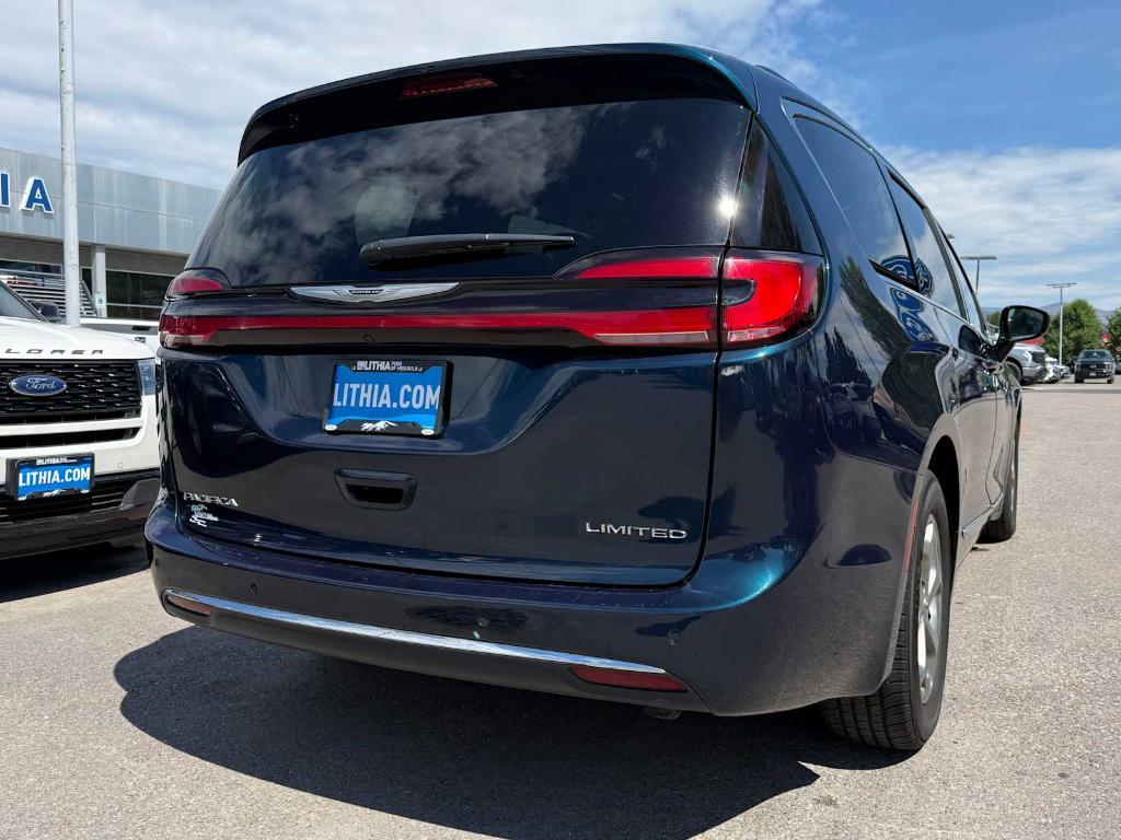 used 2023 Chrysler Pacifica car, priced at $28,901