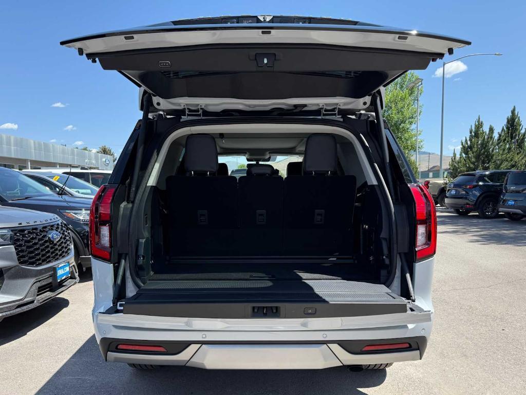 new 2025 Ford Expedition car, priced at $79,235