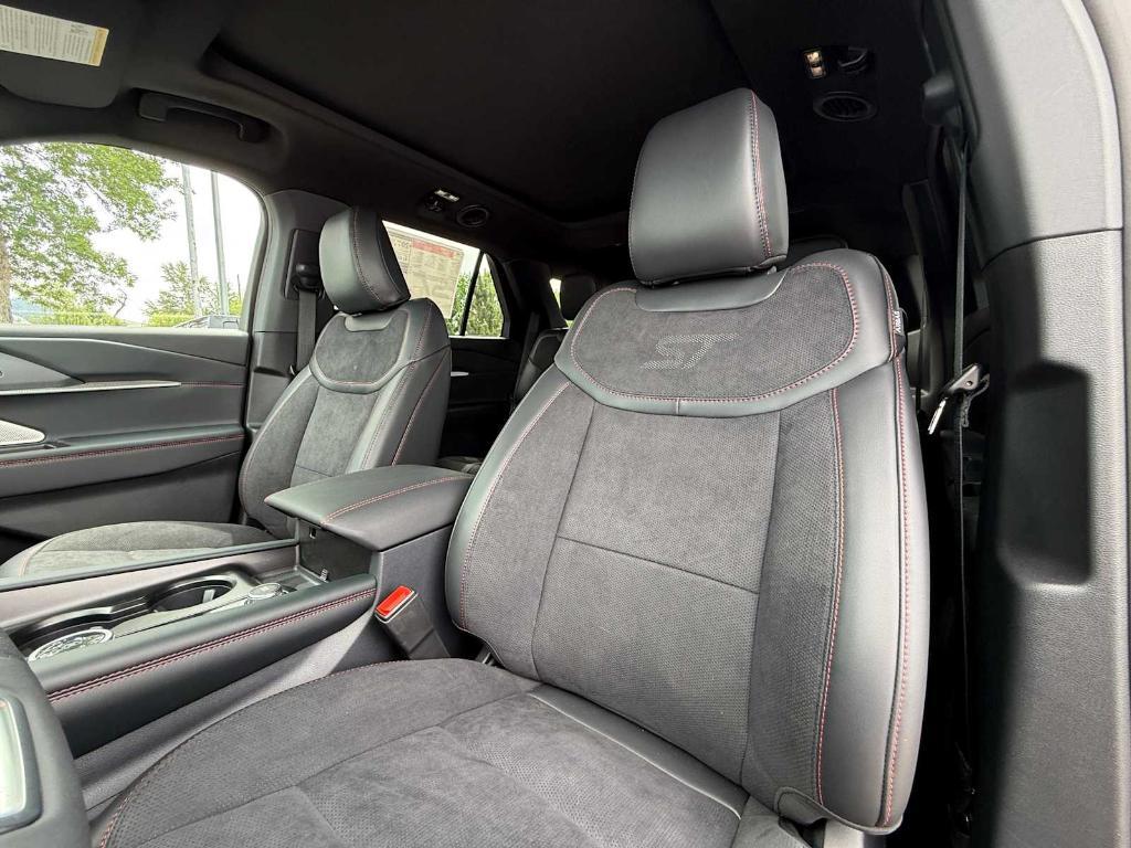 new 2025 Ford Explorer car, priced at $58,277