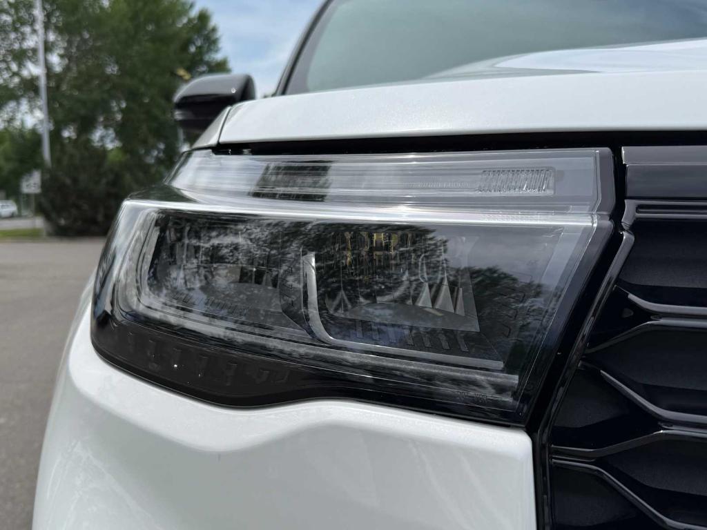 new 2025 Ford Explorer car, priced at $58,277