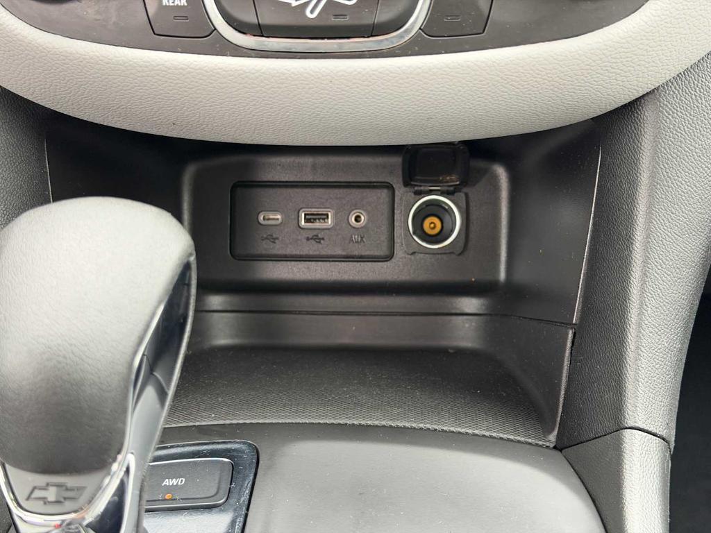 used 2023 Chevrolet Equinox car, priced at $24,495