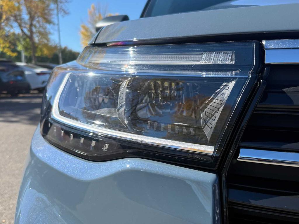 new 2025 Ford Explorer car, priced at $48,573