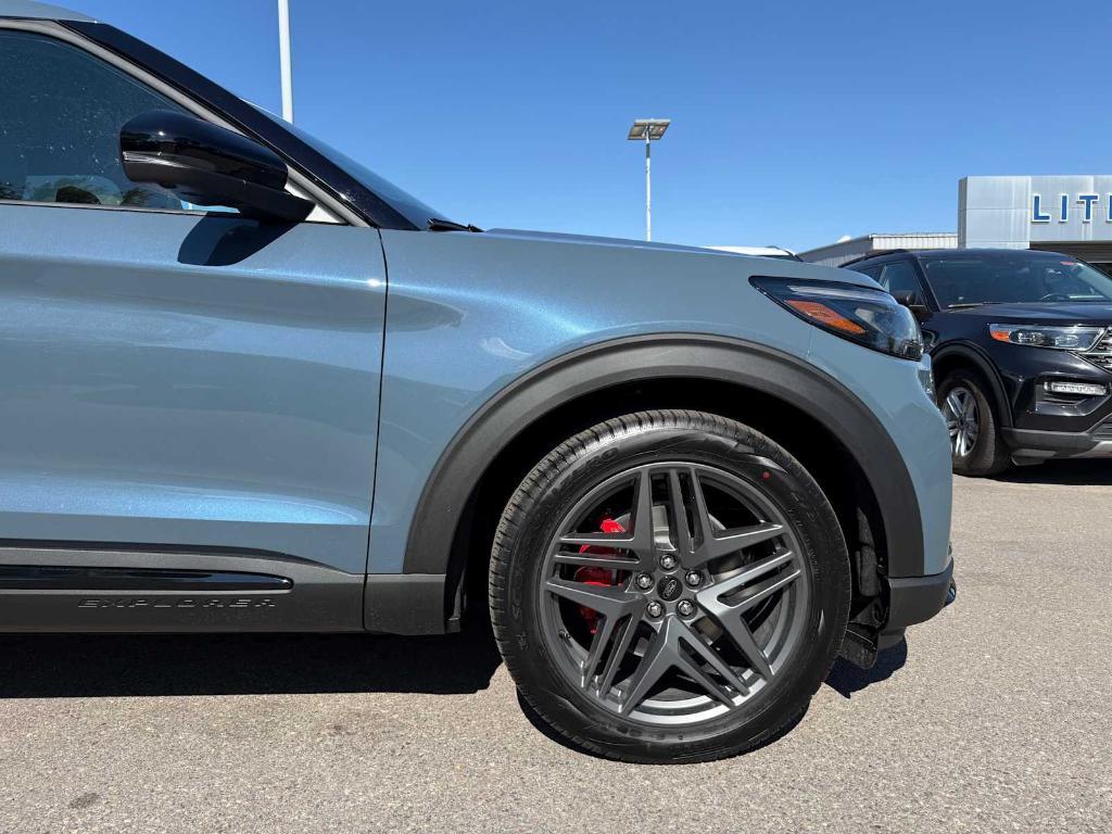 new 2025 Ford Explorer car, priced at $61,156