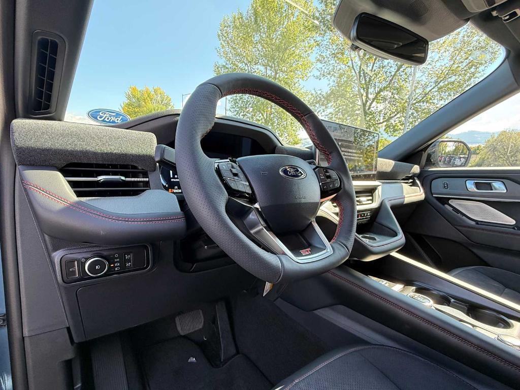 new 2025 Ford Explorer car, priced at $61,156