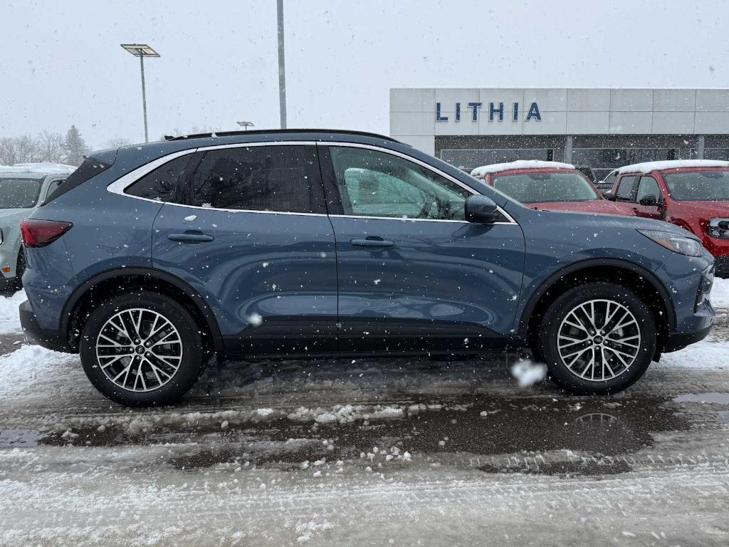 new 2025 Ford Escape car, priced at $47,404