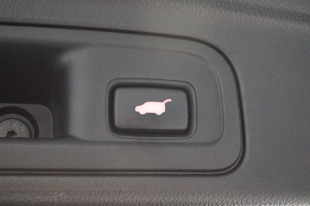 used 2020 Honda Pilot car, priced at $23,706