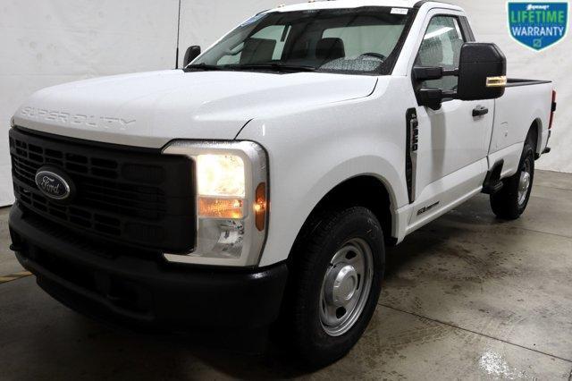 new 2024 Ford F-350 car, priced at $62,820