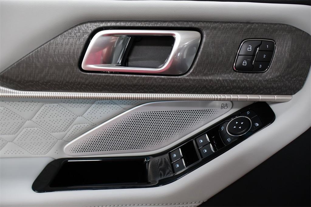 new 2025 Ford Explorer car, priced at $60,510
