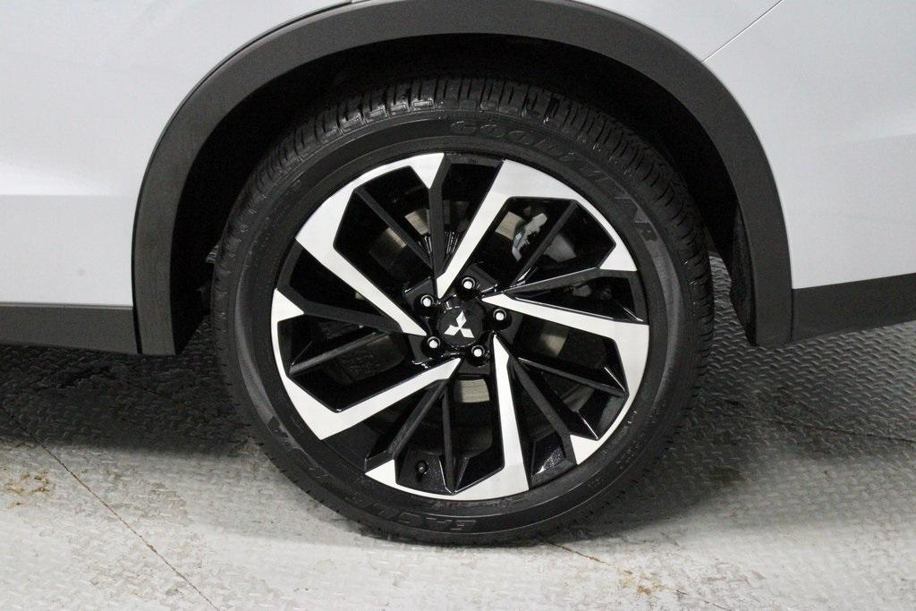 used 2024 Mitsubishi Outlander car, priced at $24,080