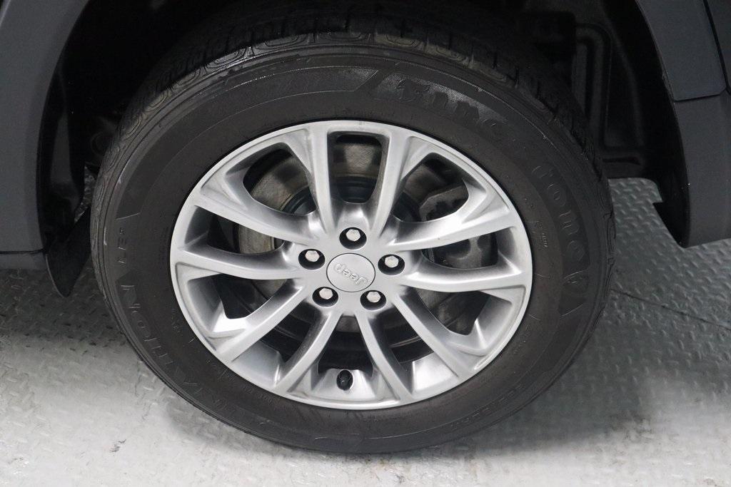 used 2022 Jeep Cherokee car, priced at $22,149