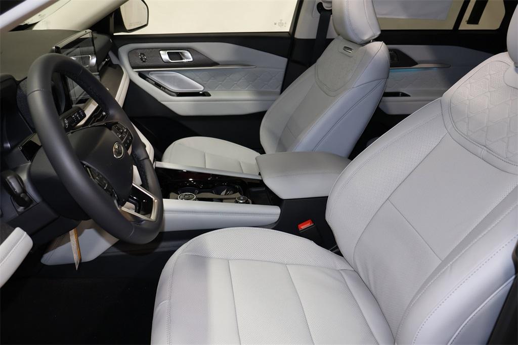 new 2025 Ford Explorer car, priced at $61,305