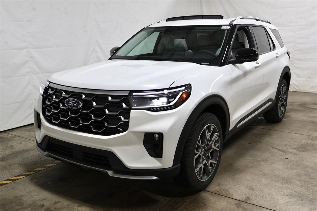 new 2025 Ford Explorer car, priced at $61,305