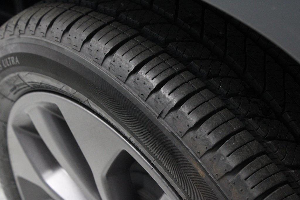used 2021 Jeep Cherokee car, priced at $16,975