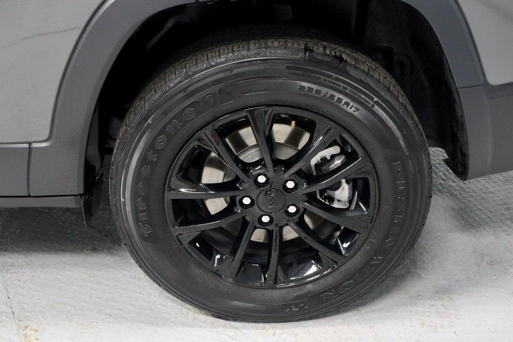 used 2023 Jeep Cherokee car, priced at $21,980