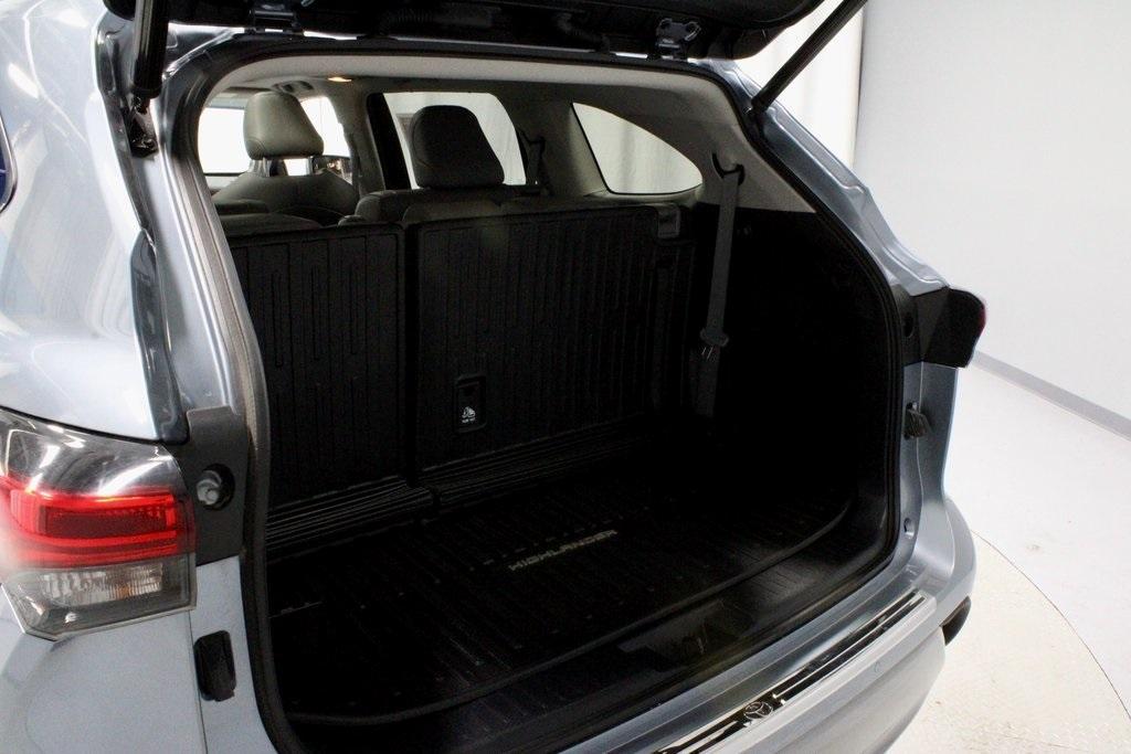 used 2021 Toyota Highlander car, priced at $31,934
