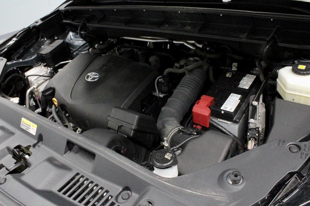 used 2021 Toyota Highlander car, priced at $31,934