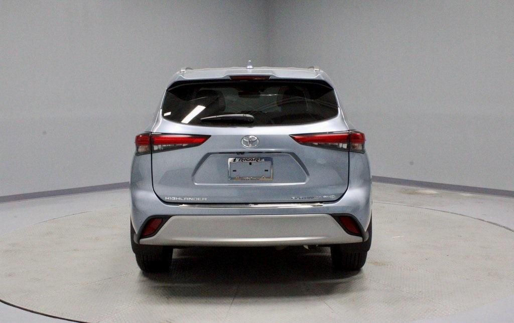 used 2021 Toyota Highlander car, priced at $31,934