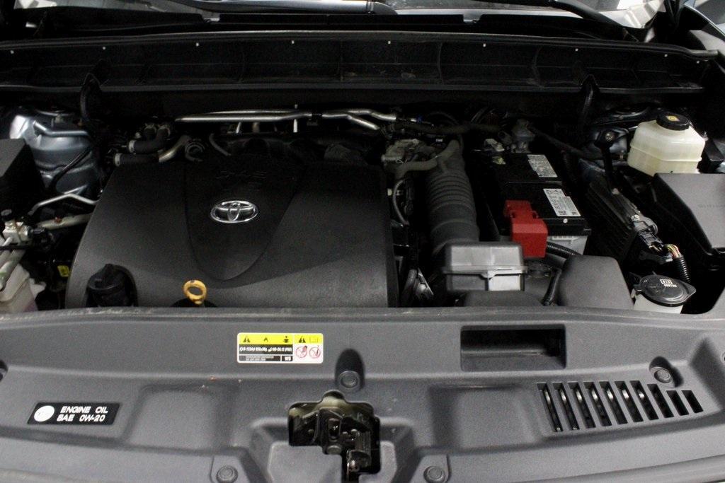 used 2021 Toyota Highlander car, priced at $31,934