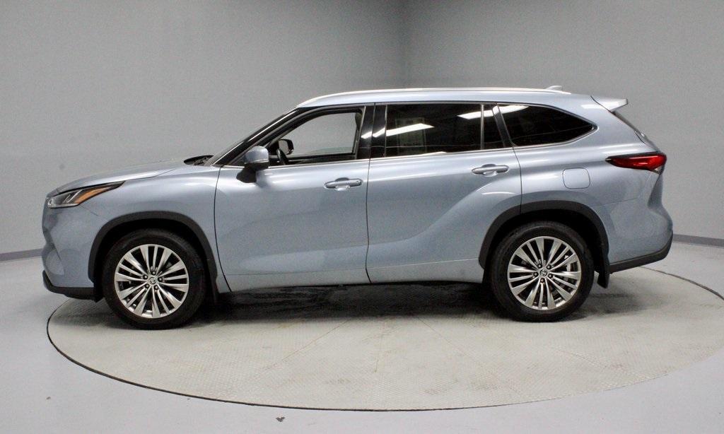 used 2021 Toyota Highlander car, priced at $31,934