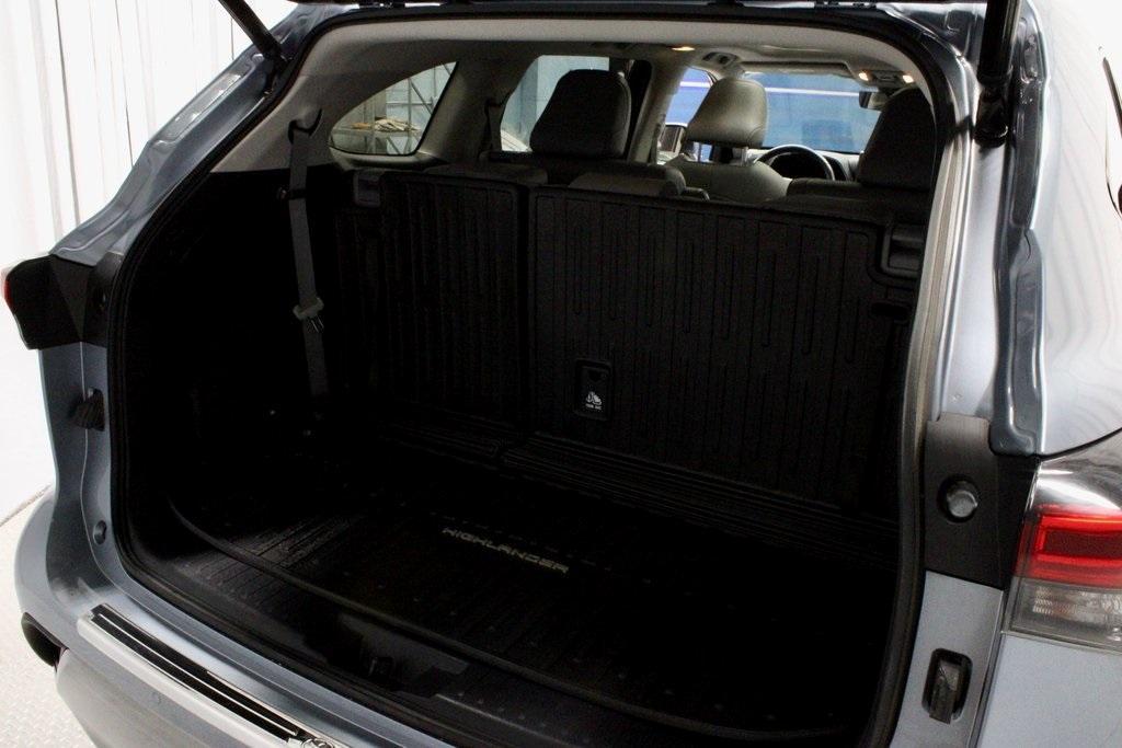used 2021 Toyota Highlander car, priced at $31,934