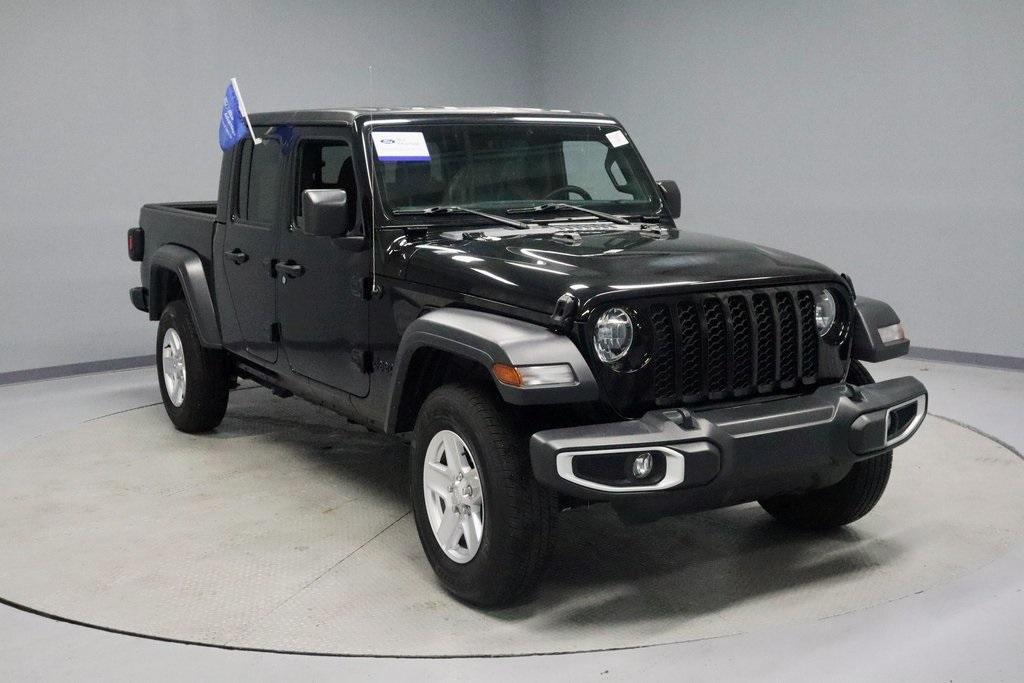 used 2023 Jeep Gladiator car, priced at $28,111