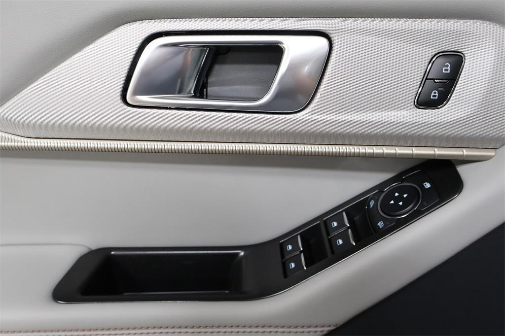 new 2025 Ford Explorer car, priced at $51,750