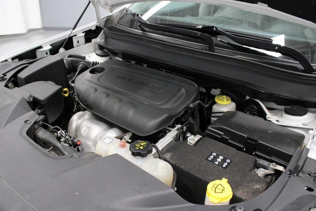 used 2020 Jeep Cherokee car, priced at $12,024