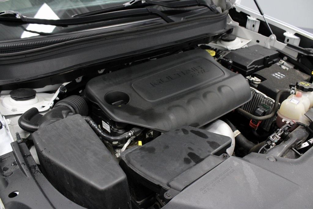 used 2020 Jeep Cherokee car, priced at $12,024