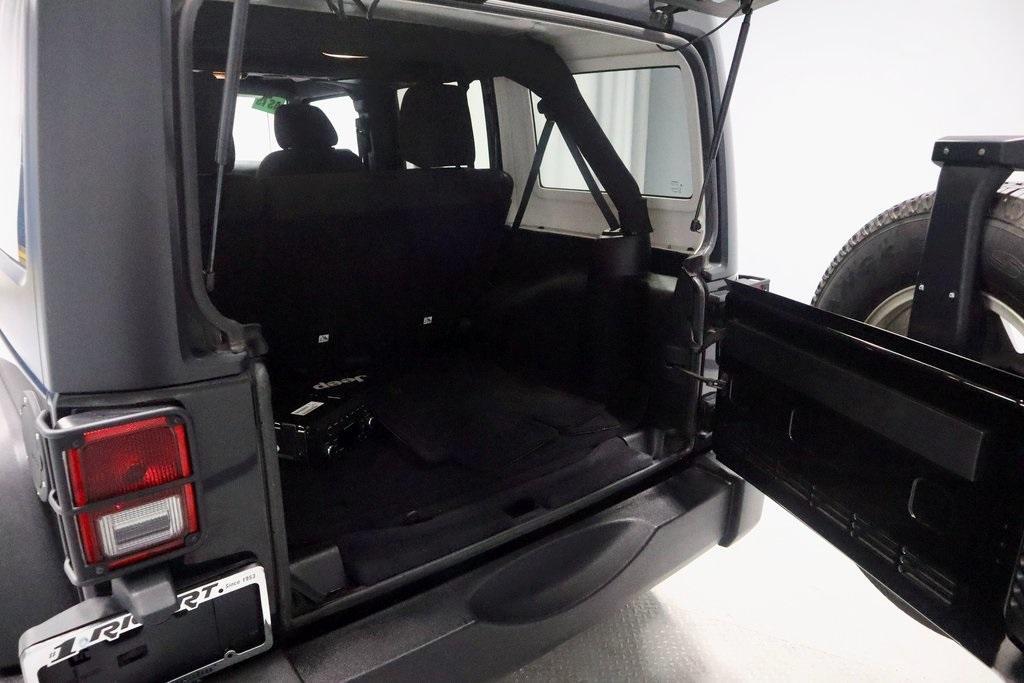 used 2015 Jeep Wrangler Unlimited car, priced at $13,547