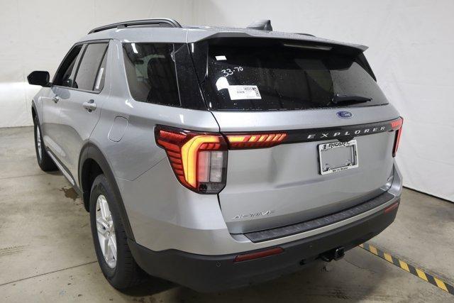 new 2025 Ford Explorer car, priced at $40,850