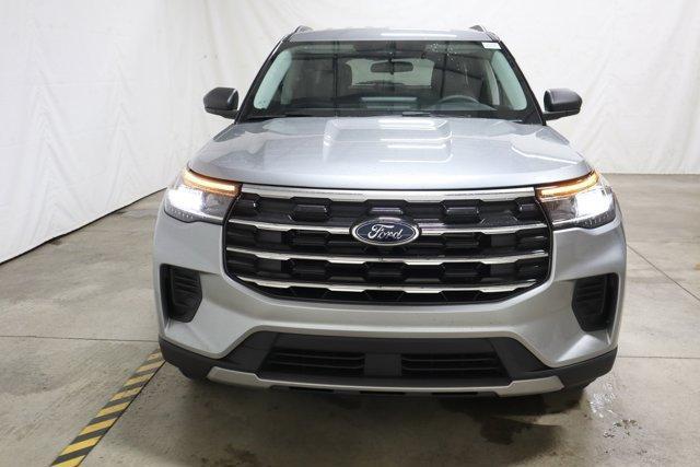 new 2025 Ford Explorer car, priced at $40,850