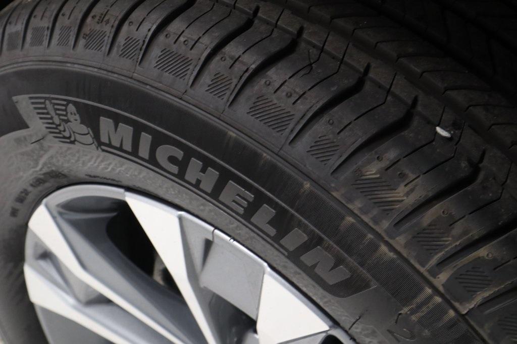 used 2025 Chevrolet Equinox car, priced at $28,569