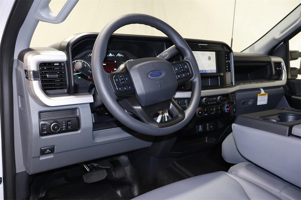 new 2025 Ford F-250 car, priced at $54,625